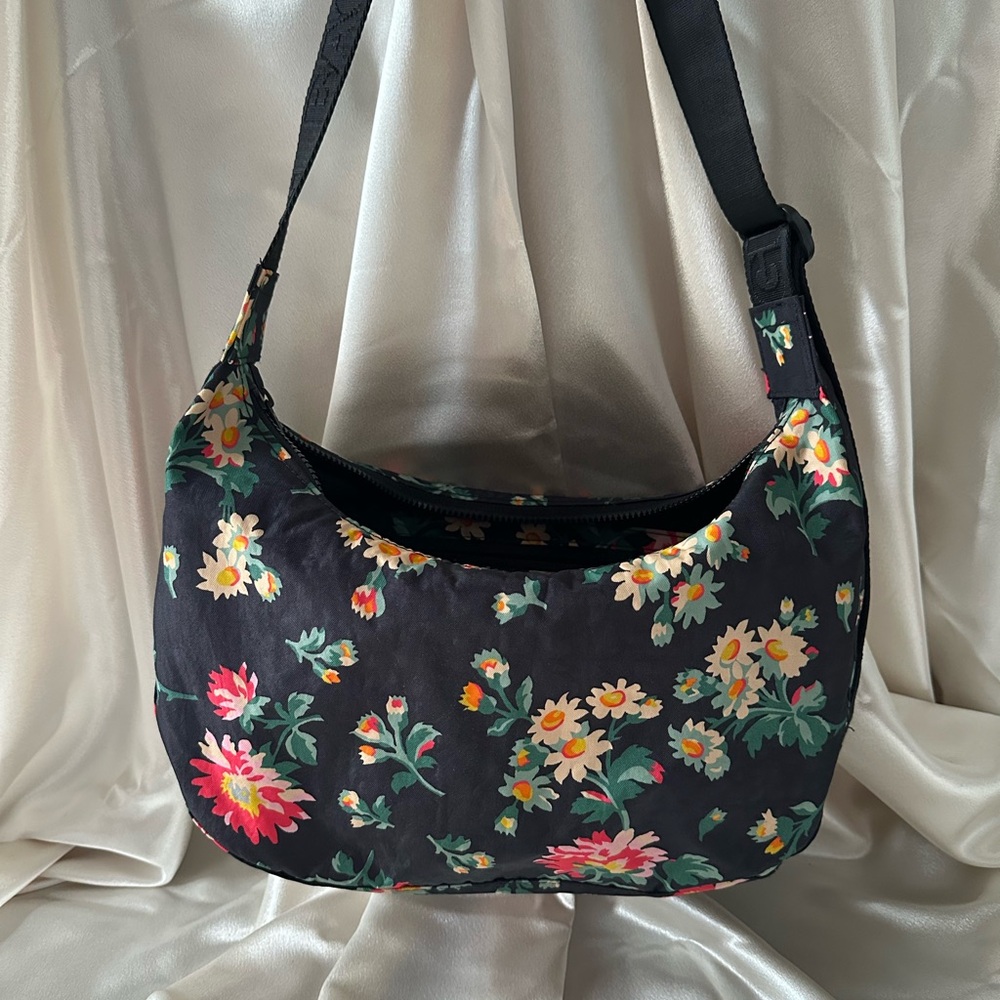 NWOT BAGGU X Laura Ashley crescent bag